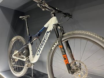 Orbea Oiz Shimano Deore XT 2024 Mountainbike usato, Blu — immagine 6 di 7