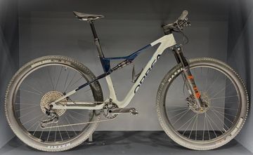 Orbea Oiz Shimano Deore XT 2024 Mountainbike usato, Blu — immagine 2 di 7