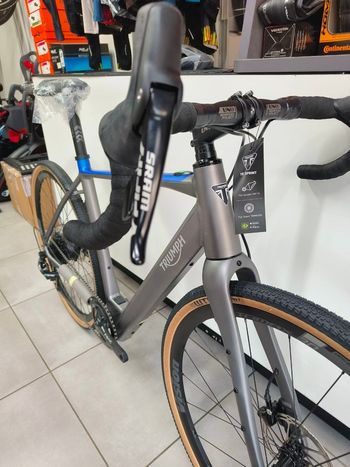 Used Triumph GRAVEL E-BIKE TRIUMPH TE-SPRINT TG. M (NUOVA) 2025 Road & Gravel, Light Gray — image 8 of 16