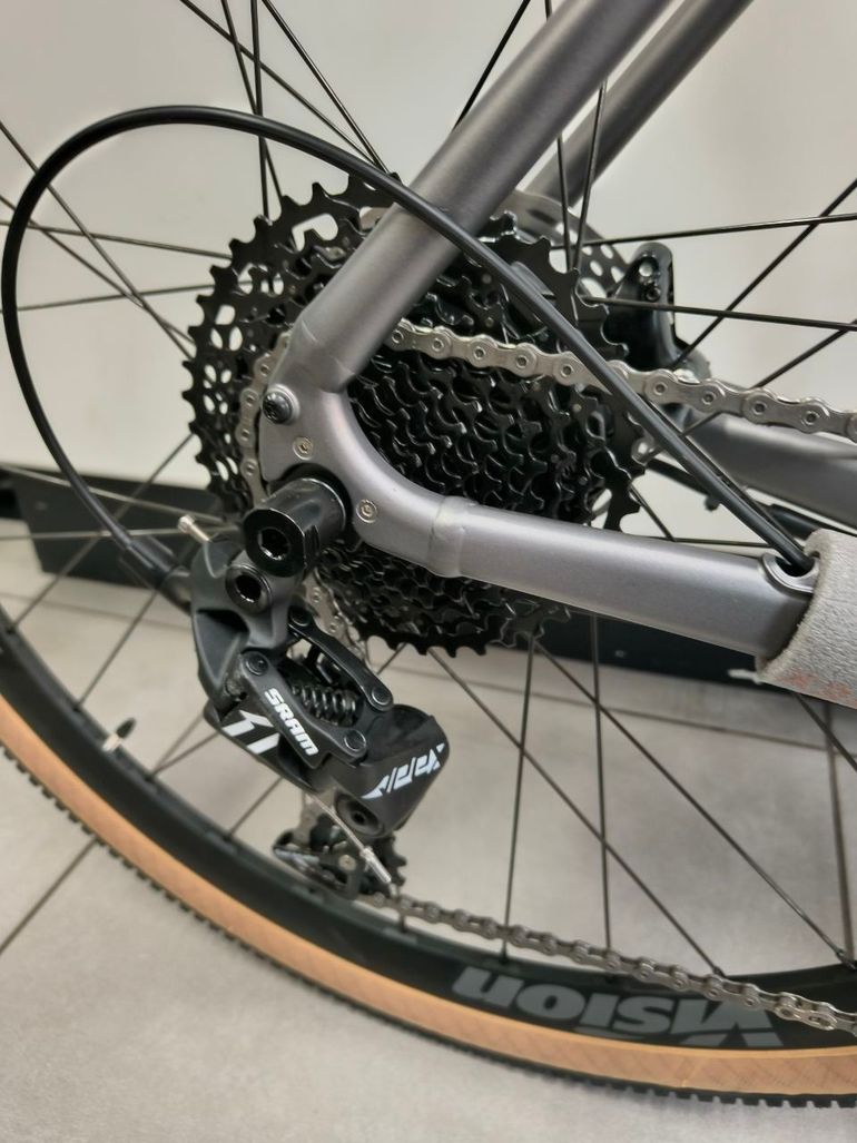 Used Triumph GRAVEL E-BIKE TRIUMPH TE-SPRINT TG. M (NUOVA) 2025 Road & Gravel, Light Gray — image 7 of 16