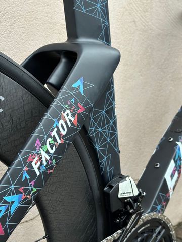 Used Factor Hanzo Other SRAM 2024 Road & Gravel, Black — image 10 of 14