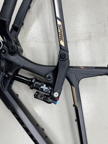 Transition Spire Alloy 2025 Mountainbike usato, Nero — immagine 2 di 4