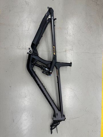 Transition Spire Alloy 2025 Mountainbike usato, Nero — immagine 1 di 4