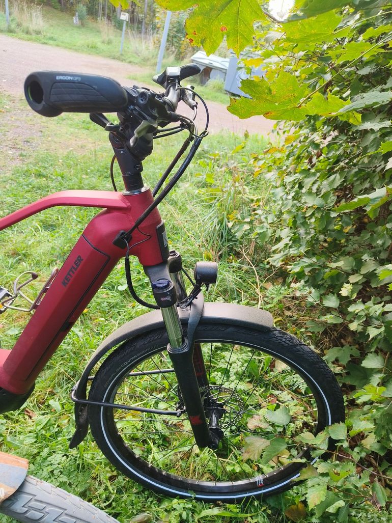 Used Kettler Kettler Quadriga Town & Country COMP 75 2022 Road & Gravel, Red — image 2 of 4