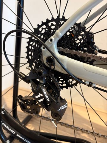 Used Marin DSX 1 2023 Road & Gravel, Light Gray — image 4 of 8