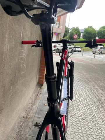 Used Coluer Poison 2023 Mountainbike, Red — image 6 of 8
