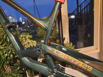 Used YT Industries Capra Frameset 2020 Mountainbike, Verde — image 3 of 8