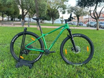 Tweedehands Merida 400 2025 Mountainbike — afbeelding 1 van 8