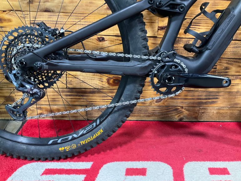Used Specialized Stumpjumper EVO Expert 2022 2022 Mountainbike, Black, 29 — image 3 of 6