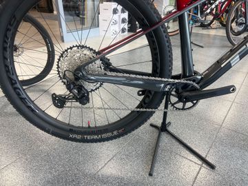 Trek Supercaliber Shimano Deore XT 2023 Mountainbike usato, Rosso — immagine 3 di 4