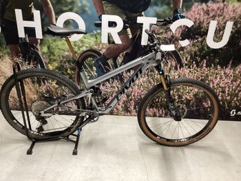 Used Pivot Mach 6 for sale | 70% off new | buycycle