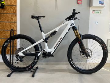 Gebrauchtes Merida eONE-SIXTY 10K 2025 2025 Mountainbike, Weiß, 29, 27.5 — Bild 1 von 6
