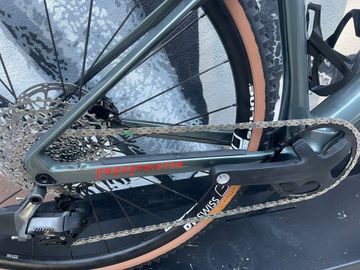 Gebrauchtes BMC Urs SRAM Rival eTap AXS 2024 Road & Gravel, Hellgrau — Bild 6 von 7
