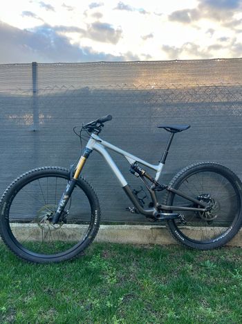 Used Specialized EVO Elite Alloy 2022 Mountainbike, Light Gray — image 4 of 4