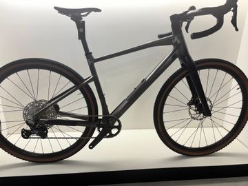 Używany BMC URS TWO TL M NUOVA 2025 Road & Gravel
