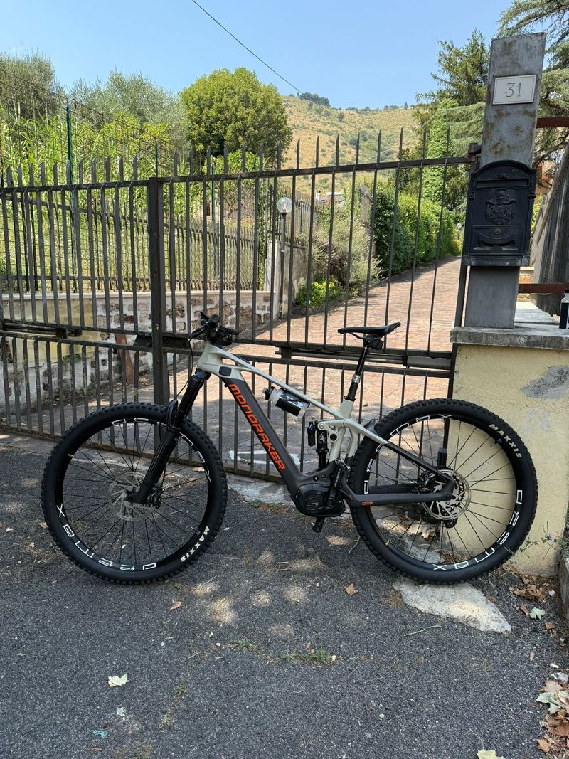 Used Mondraker Crafty SRAM GX Eagle AXS 2024 Mountainbike, White — image 2 of 8