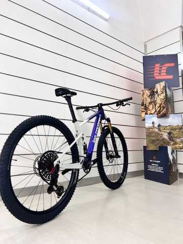 Gebrauchtes Lee Cougan Crossfire 428 Race 2025 Mountainbike, Weiß — Bild 2 von 5