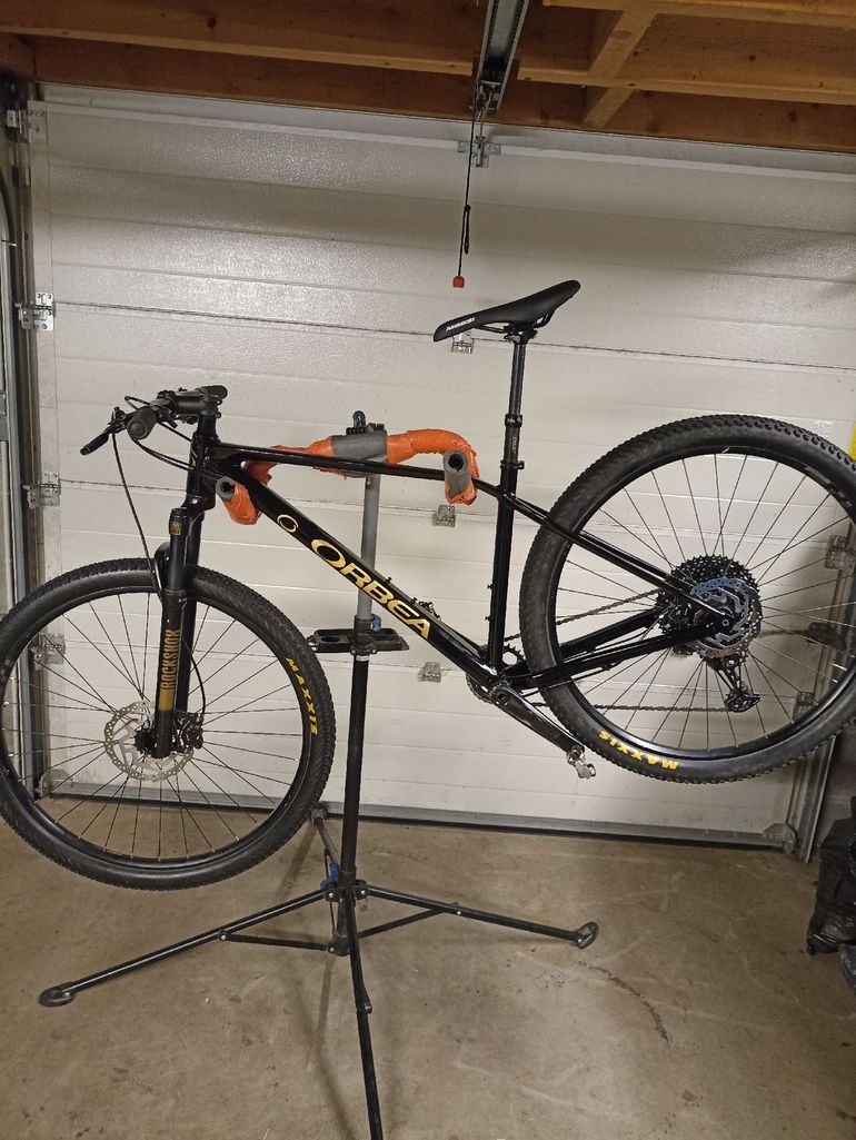 Used Orbea ALMA H50 2021 2021 Mountainbike, Black, 29 — image 2 of 6