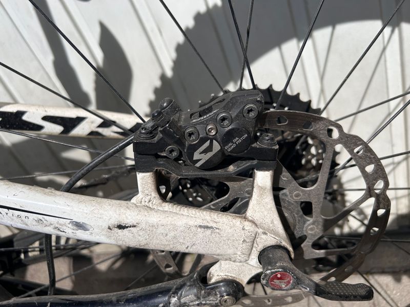 Použité Specialized Camber Shimano Deore XT 2013 Mountainbike — obrázek 4 z 9
