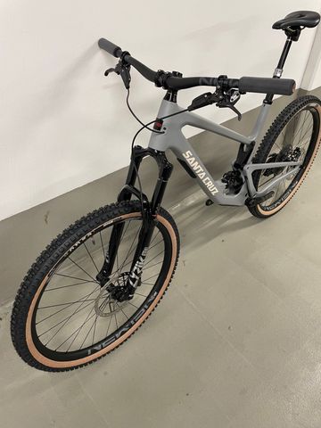 Used Santa Cruz Hightower 2021 2021 Mountainbike, Light Gray — image 13 of 16