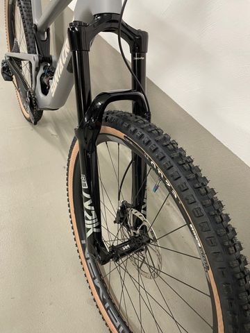Used Santa Cruz Hightower 2021 2021 Mountainbike, Light Gray — image 10 of 16