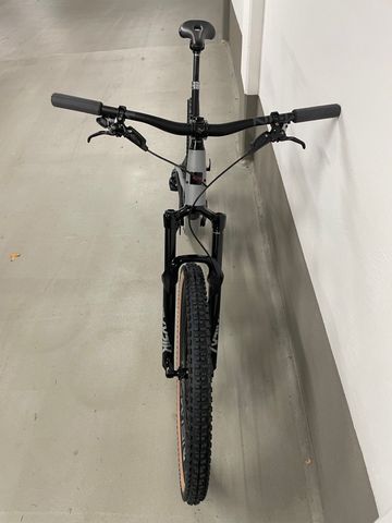 Used Santa Cruz Hightower 2021 2021 Mountainbike, Light Gray — image 5 of 16