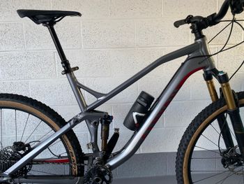 Used Canyon Nerve AL 9.9 LTD 2016 Mountainbike, Light Gray — image 4 of 10