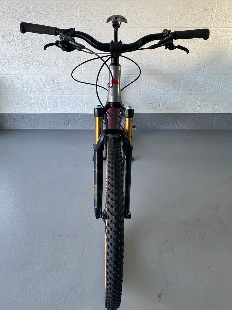 Used Canyon Nerve AL 9.9 LTD 2016 Mountainbike, Light Gray — image 5 of 10