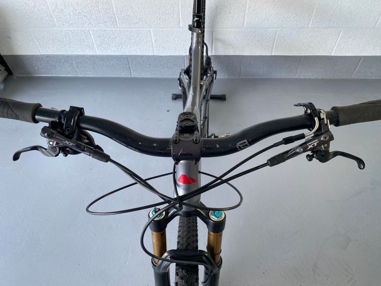 Used Canyon Nerve AL 9.9 LTD 2016 Mountainbike, Light Gray — image 6 of 10