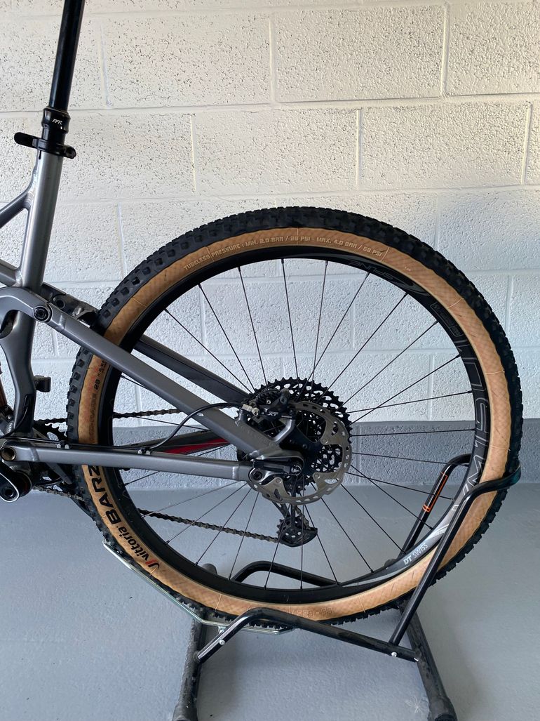 Used Canyon Nerve AL 9.9 LTD 2016 Mountainbike, Light Gray — image 8 of 10