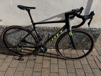 Scott, Addict 40 2022