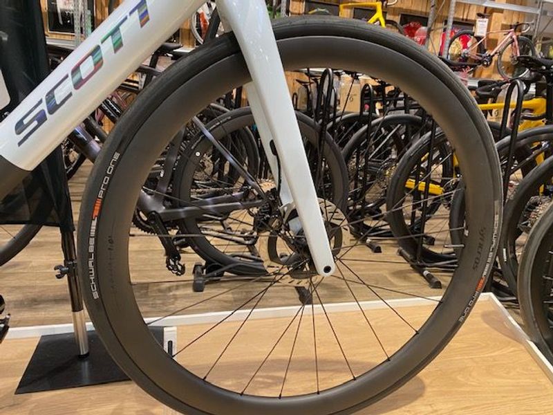 Używany Scott Addict RC Pro 2025 Road & Gravel — zdjęcie 4 z 8
