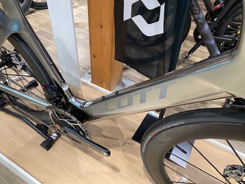 Used Scott Foil RC Ultimate 2025 Road & Gravel, Light Gray — image 2 of 9