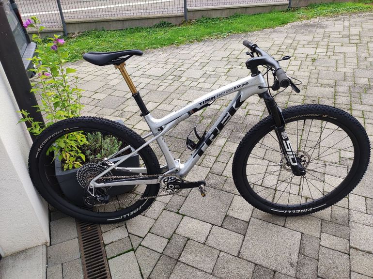 Used Trek SLR 9.9 XX AXS 2024 Gen 2 2024 Mountainbike, Light Gray — image 3 of 6