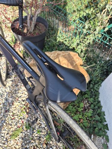 Used Giant Advanced Pro 1 2021 Road & Gravel, Black — image 3 of 9