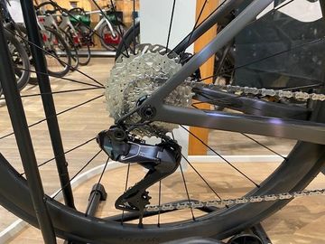 Käytetty Scott Addict RC 10 2025 Road & Gravel — kuva 7 / 9