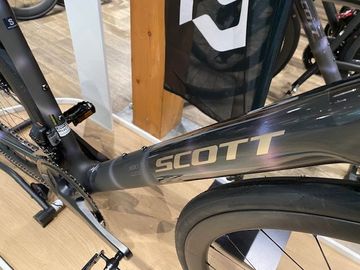 Käytetty Scott Addict RC 10 2025 Road & Gravel — kuva 2 / 9