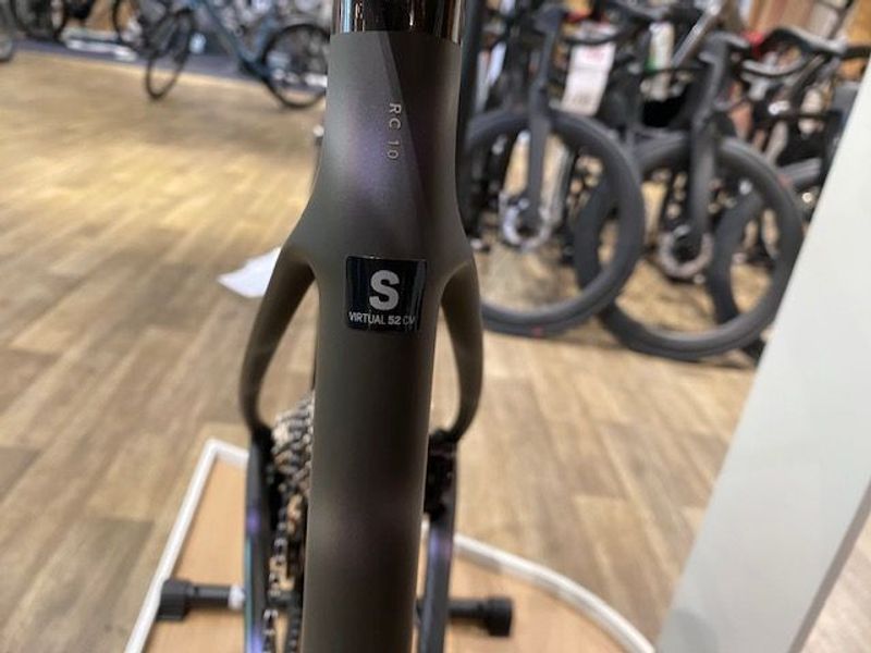Käytetty Scott Addict RC 10 2025 Road & Gravel — kuva 9 / 9