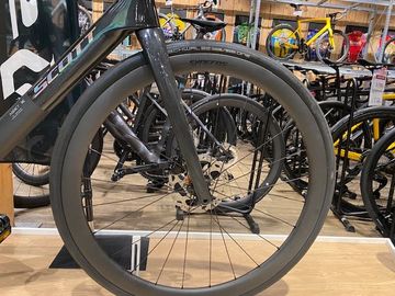 Used Scott Addict RC 30 2025 Road & Gravel, Black — image 4 of 9