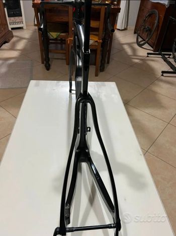 Used Pinarello DOGMA F RED ETAP AXS Disc 2023 Frameset 2023 Road & Gravel, Black — image 5 of 6