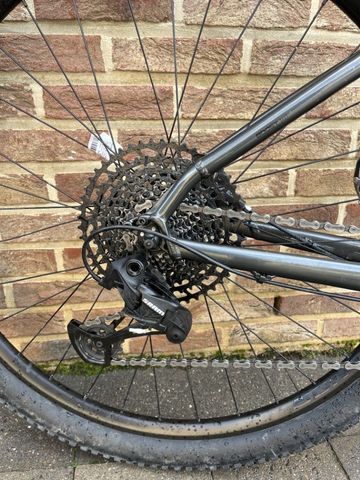 Gebrauchtes Trek X-Caliber 8 2020 2020 Mountainbike, Hellgrau, 27.5 — Bild 5 von 10