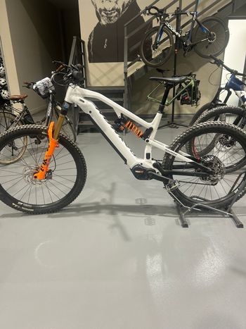 R RAYMON, 180 Ultra 2025