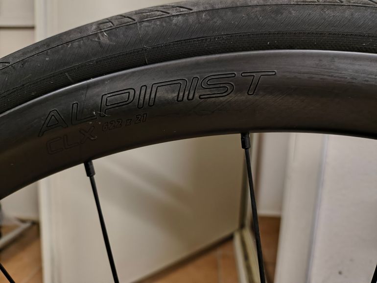 Used Specialized S-Works Tarmac SL7 - Shimano Dura-Ace Di2 2023 2023 Road & Gravel, Morado — image 11 of 11