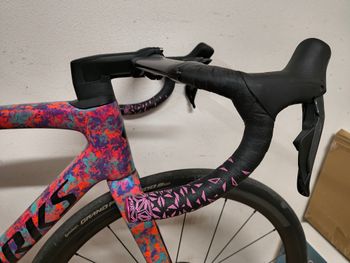 Used Specialized S-Works Tarmac SL7 - Shimano Dura-Ace Di2 2023 2023 Road & Gravel, Morado — image 6 of 11