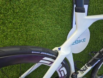 Used Colnago Colnago Y1rs Ultegra 12V Di2 Enve 4.5 SES 2026 Road & Gravel, White — image 8 of 17