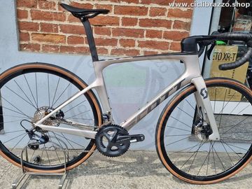 Scott Foil RC 30 2022 2022 Road & Gravel usato, Grigio chiaro — immagine 3 di 3