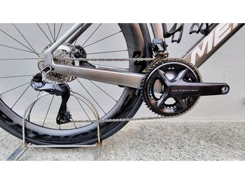Merida Reacto 8000 Ultegra Di2 - 2025 2025 Road & Gravel usato, Grigio chiaro — immagine 3 di 13