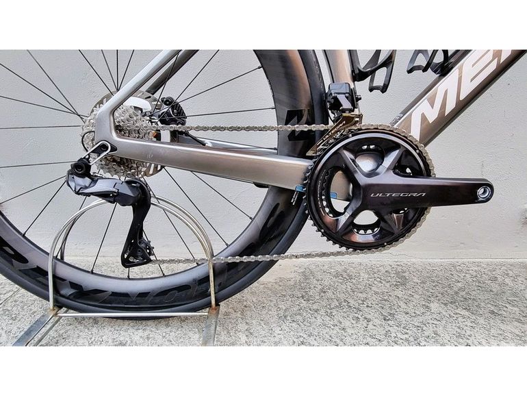 Merida Reacto 8000 Ultegra Di2 - 2025 2025 Road & Gravel usato, Grigio chiaro — immagine 3 di 13