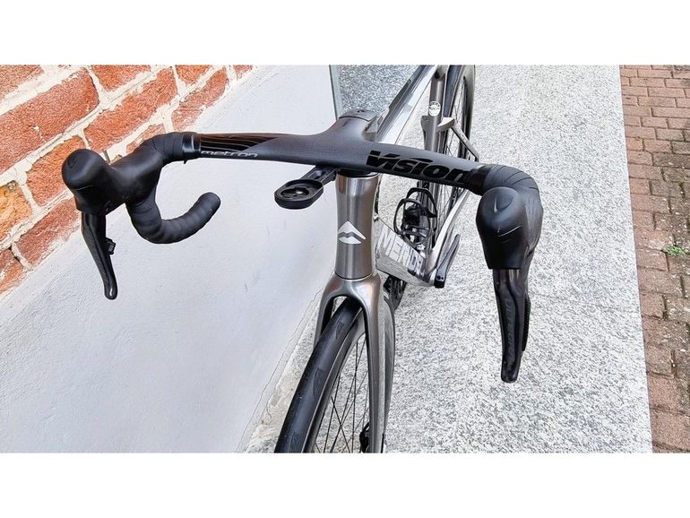 Merida Reacto 8000 Ultegra Di2 - 2025 2025 Road & Gravel usato, Grigio chiaro — immagine 9 di 13