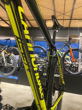 Used Cannondale F-Si 1 2017 2017 Mountainbike, Black, 27.5 — image 2 of 9
